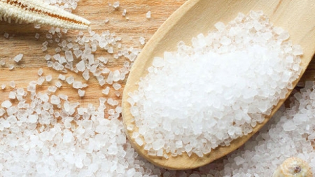 Saznajte kako sol pomaže kod grlobolje, uhobolje, podočnjaka…