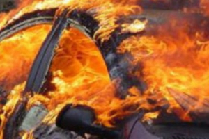 U Sarajevu izgorio džip, oštećena još dva auta