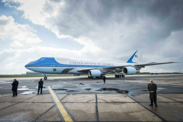 Napadnut Trampov avion?