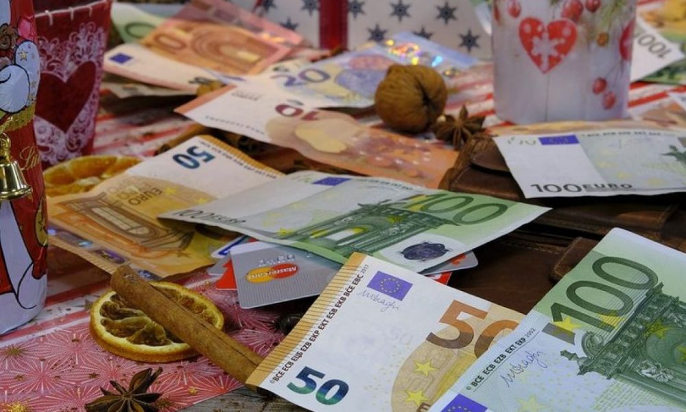 Novčani horoskop Tamare Globe za kraj maja: Raku pare cure kroz prste, Vodoliji veći dobitak, Blizanci nepromišljeno troše