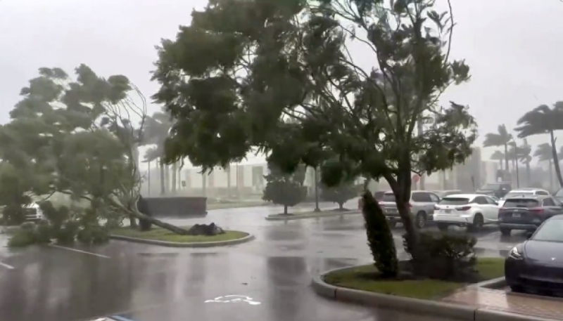 Uraganom opustošena Florida, timovi tragaju za nestalim, Carolina se suočava s zastrašujućim oporavkom