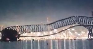 Brod udario u veliki most u Baltimoreu, srušio se u rijeku