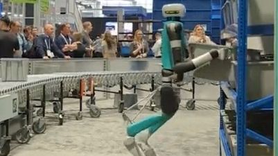 Digit se samo srušio: Robot “izdahnuo” tokom demonstracije izdržljivosti