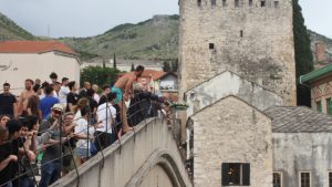 Džeparošice u Mostaru „opkolile“ Amerikanku: Detalji filmske potjere