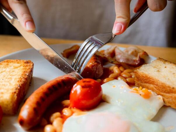 Pet namirnica koje vam povećavaju rizik od raka debelog crijeva Pet namirnica koje vam povećavaju rizik od raka debelog crijeva