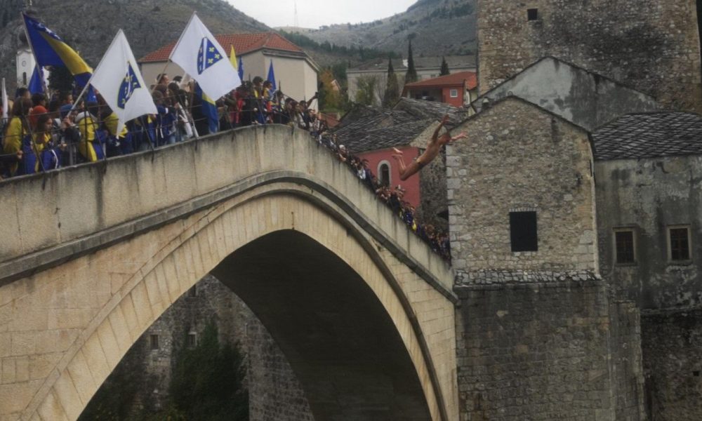 U Mostaru obilježena 32. godišnjica barbarskog rušenja Starog mosta