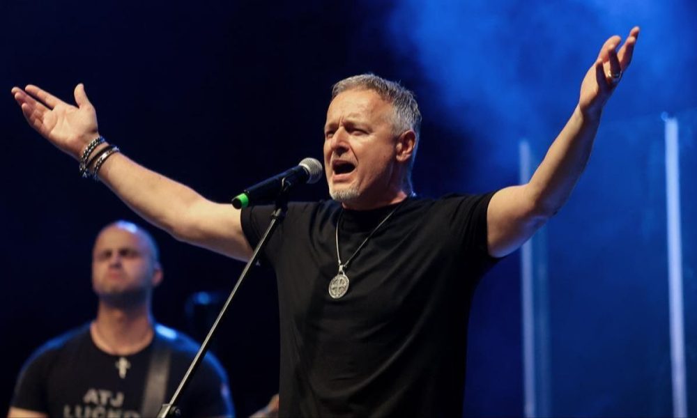 Thompson više neće moći pjevati u glavnom gradu: Zagreb zabranjuje ustaški pozdrav ‘Za dom spremni’