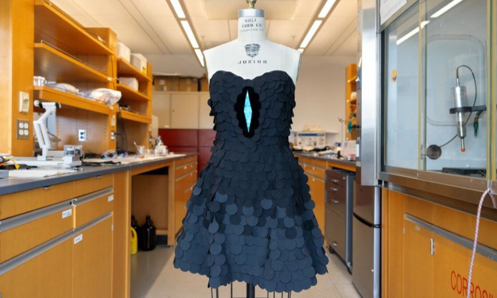 Američki naučnici razvili najcrnju tkaninu na svijetu Američki naučnici razvili najcrnju tkaninu na svijetu