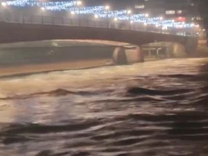 Pred Goraždom teška noć: Vodostaj Drine raste, a grad bez vode