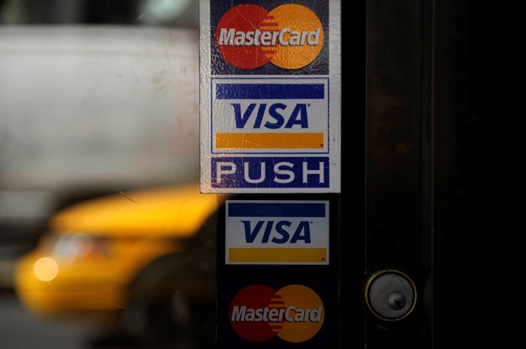 Europljanima kartice mogu prestati raditi preko noći. Razlog je u SAD-u