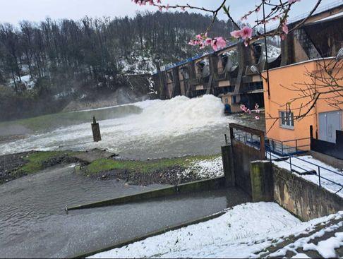 Zbog ispuštanja velikih količina vode iz jezera Modrac u rijeku: Pod vodom 80 hektara, najteže stanje tek dolazi