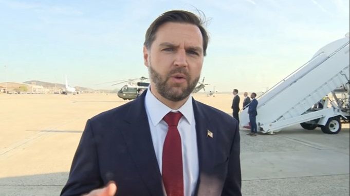 Vens krenuo na pregovore u Pakistan, poslao poruku Iranu