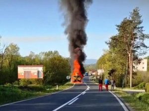 Zapalio se kamion u Dobrnji kod Tuzle