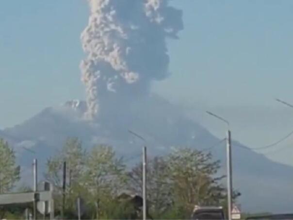 Indonezijski vulkan Marapi eruptirao, vlasti izdale hitno up
