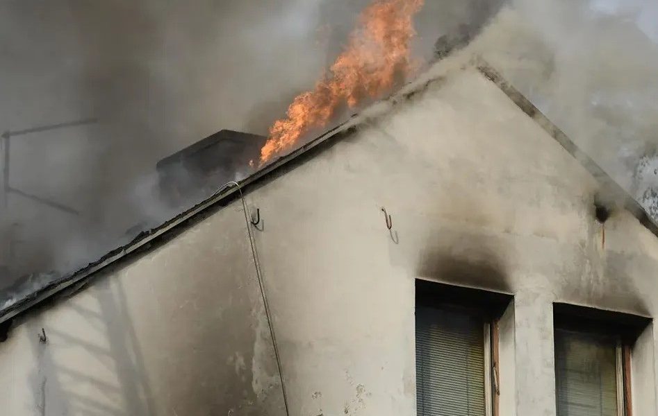 Detalji tragedije: Jedno dijete stradalo u požaru u Banjoj Luci, drugo teško povrijeđeno