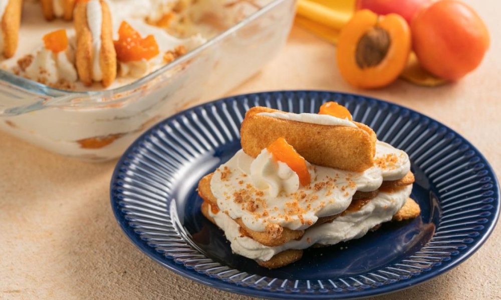 Bez rerne i jaja: Ljetni tiramisu s kajsijama gotov za 15 minuta