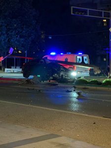 Teška saobraćajna nesreća u Mostaru: BMW-om pokosio dva semafora i rasvjetni stub